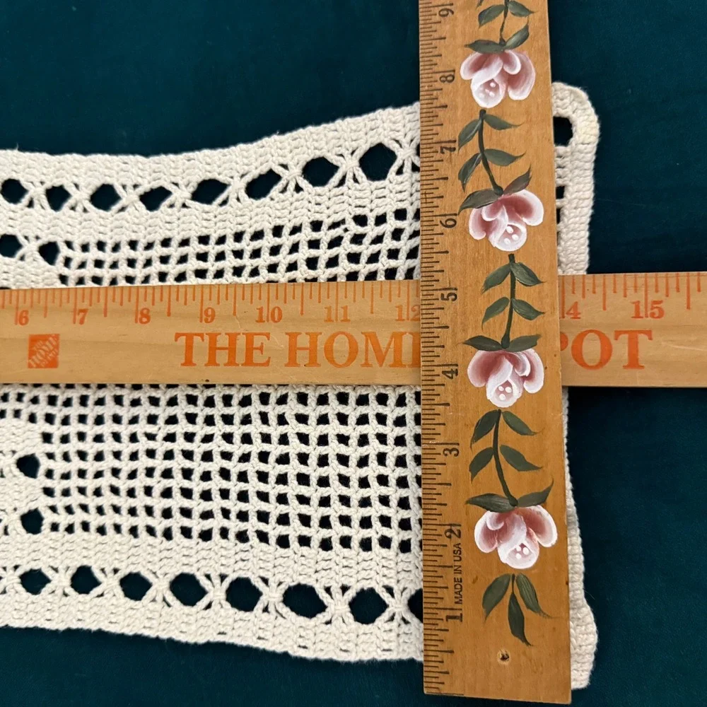 Vintage White‎ Crochet Floral Doilies Set of 4 Table Placemats Linens